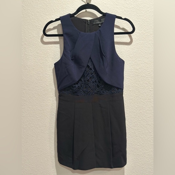 Adelyn Rae Sasha Black / Navy Blue Sleeveless Romper with Lace- Size Small - Picture 5 of 9